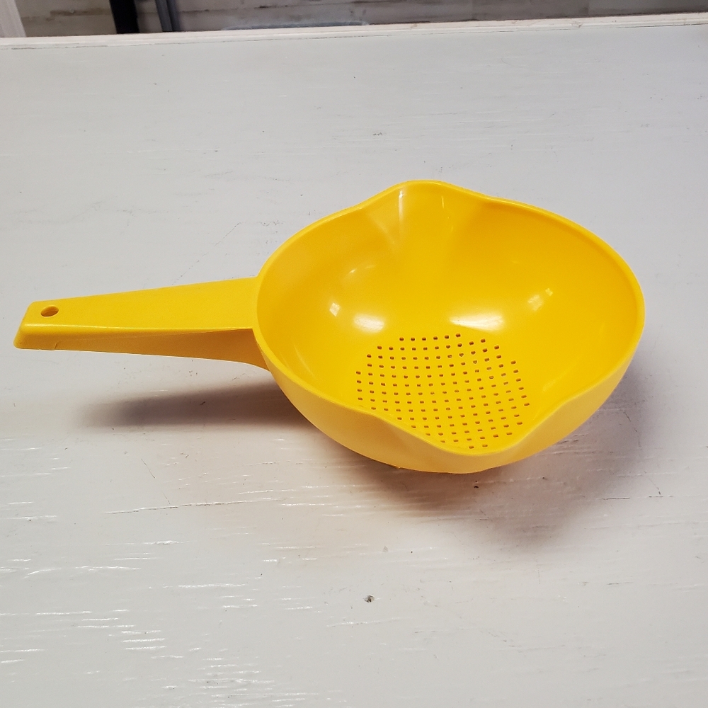 Tupperware Strainer